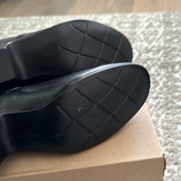 Clarks Emily2 Ankle Boot - Picture 6 of 7